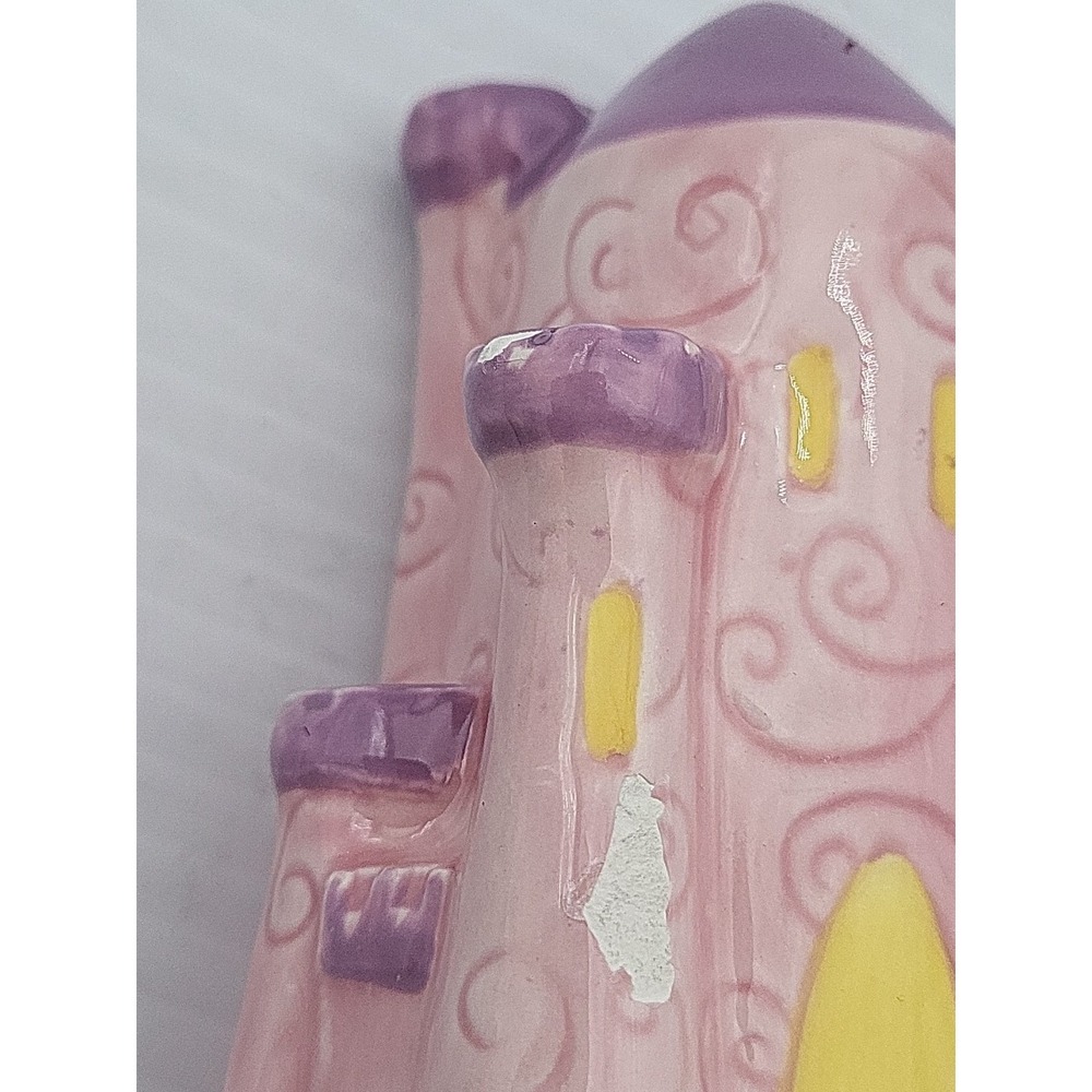 Disney‎  DISNEY  Castle  Pepper Shaker - Beautiful Piece - Picture 4 of 5